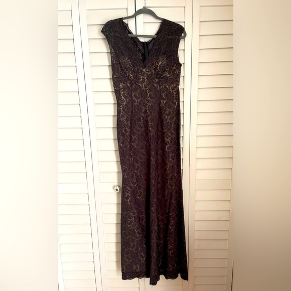Waters & Watters Brown Lace Formal Dress size 14 - Picture 1 of 2